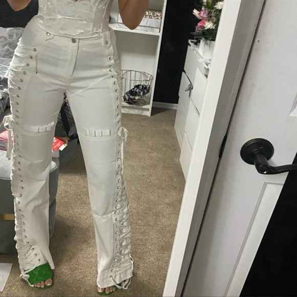 ❌SOLD❌ I.AM.GIA Holly White Lace-Up Pants - Picture 4 of 4